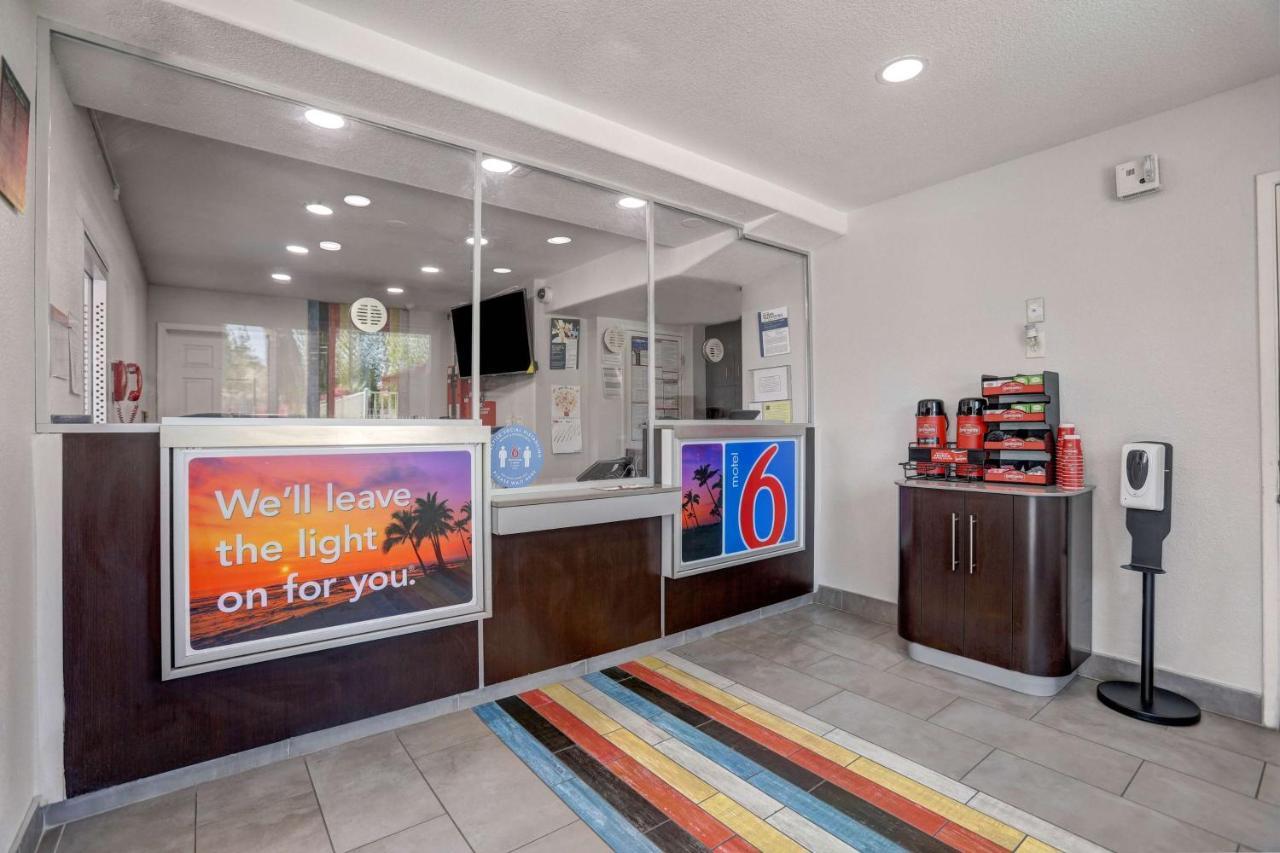 Serrano Village Motel 6-San Bernardino, Ca - North المظهر الخارجي الصورة