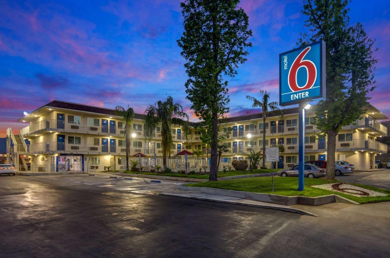 Serrano Village Motel 6-San Bernardino, Ca - North المظهر الخارجي الصورة